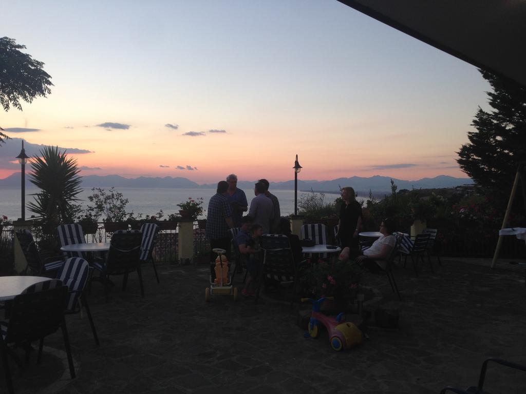 Villa Malandrino Guest House อากรอโปลี ภายนอก รูปภาพ